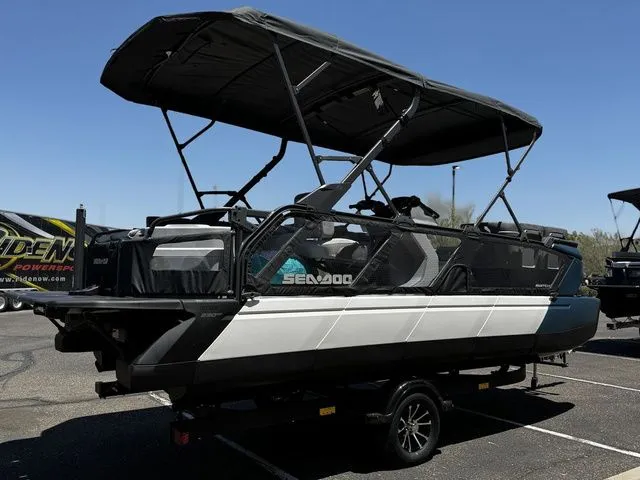 Slide: The Image of Sea-Doo Switch Cruise 21 2024 - 8