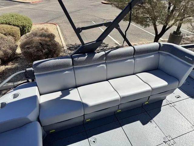 Slide: The Image of Sea-Doo Switch Sport 21 2025 - 11