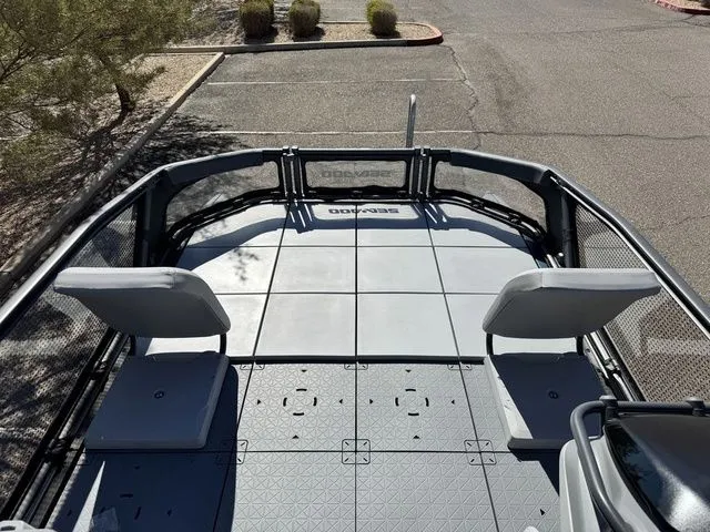 Slide: The Image of Sea-Doo Switch Sport 21 2025 - 12