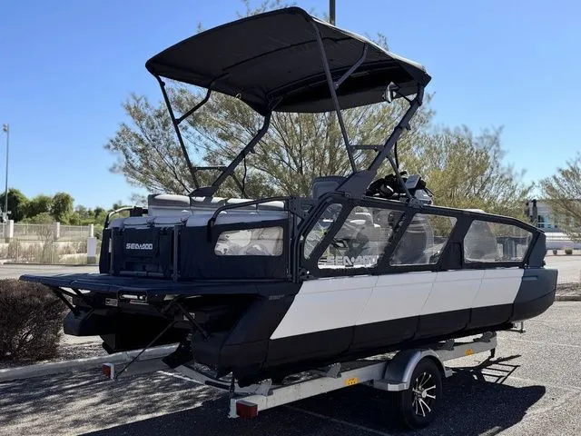 Slide: The Image of Sea-Doo Switch Sport 21 2025 - 3