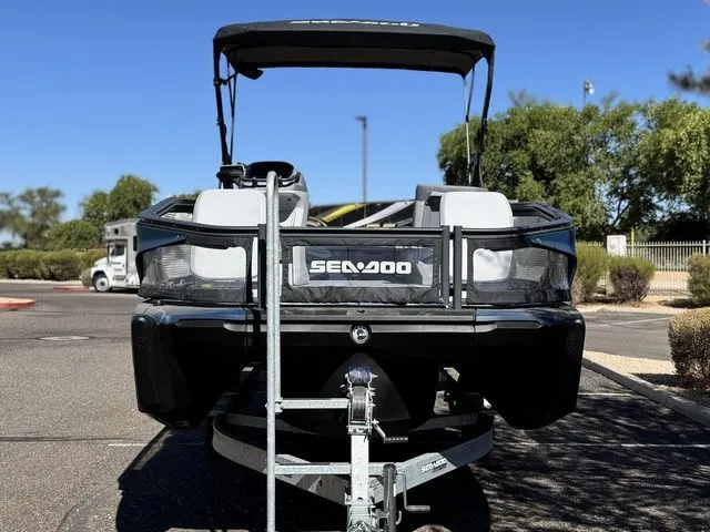 Slide: The Image of Sea-Doo Switch Sport 21 2025 - 6