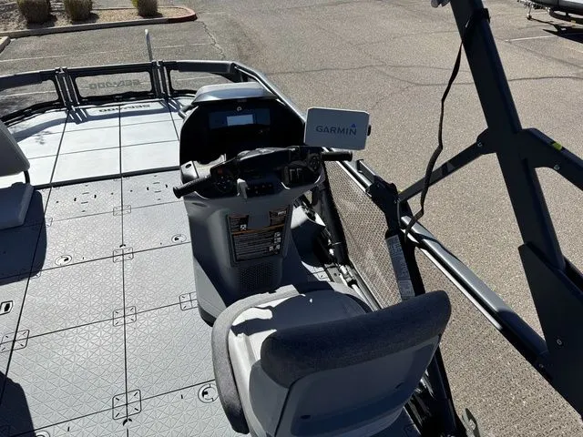 Slide: The Image of Sea-Doo Switch Sport 21 2025 - 9