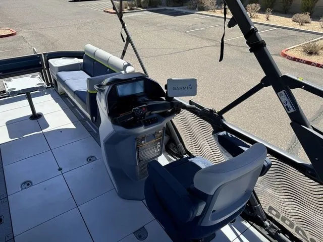 Slide: The Image of Sea-Doo Switch Cruise Limited 21 2025 - 11