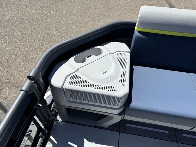 Slide: The Image of Sea-Doo Switch Cruise Limited 21 2025 - 14