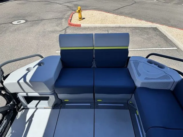 Slide: The Image of Sea-Doo Switch Cruise Limited 21 2025 - 9