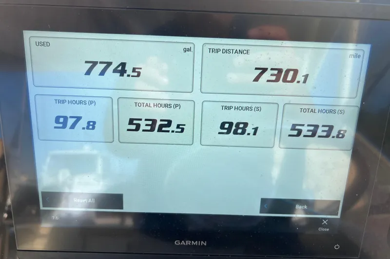 Slide: The Image of Display screen showing trip data for a 2020 Scout 255 Dorado boat. - 33