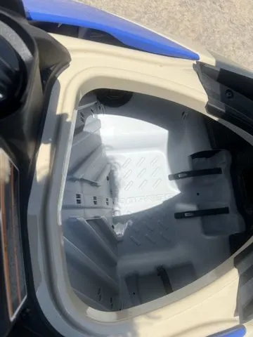 Slide: The Image of Sea-Doo Wake 170 2025 - 11