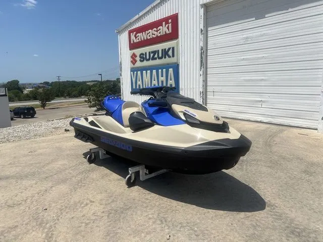 Slide: The Image of Sea-Doo Wake 170 2025 - 2