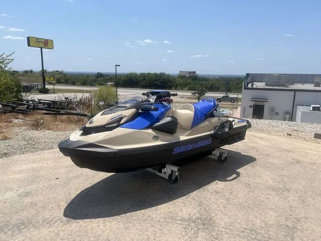 Slide: The Image of Sea-Doo Wake 170 2025 - 4