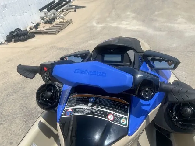 Slide: The Image of Sea-Doo Wake 170 2025 - 9