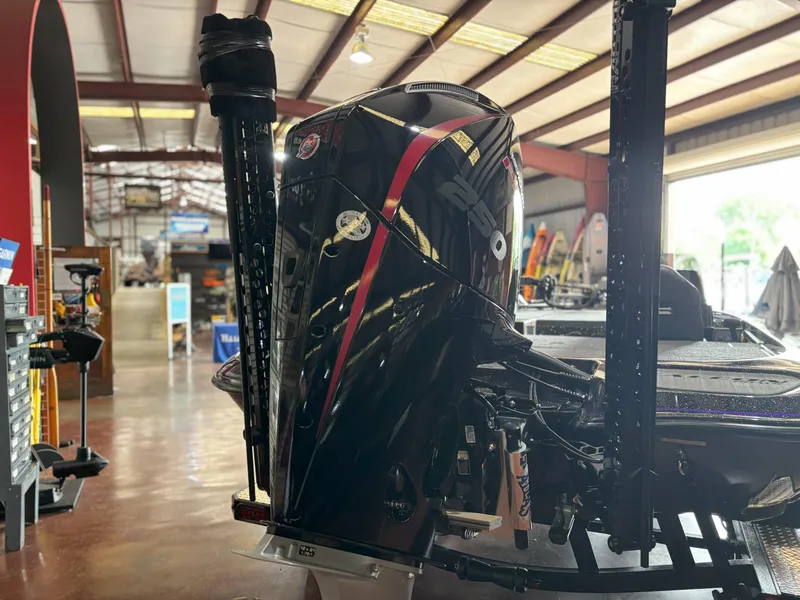 Slide: The Image of Falcon F20 PREDATOR 2025 - 10