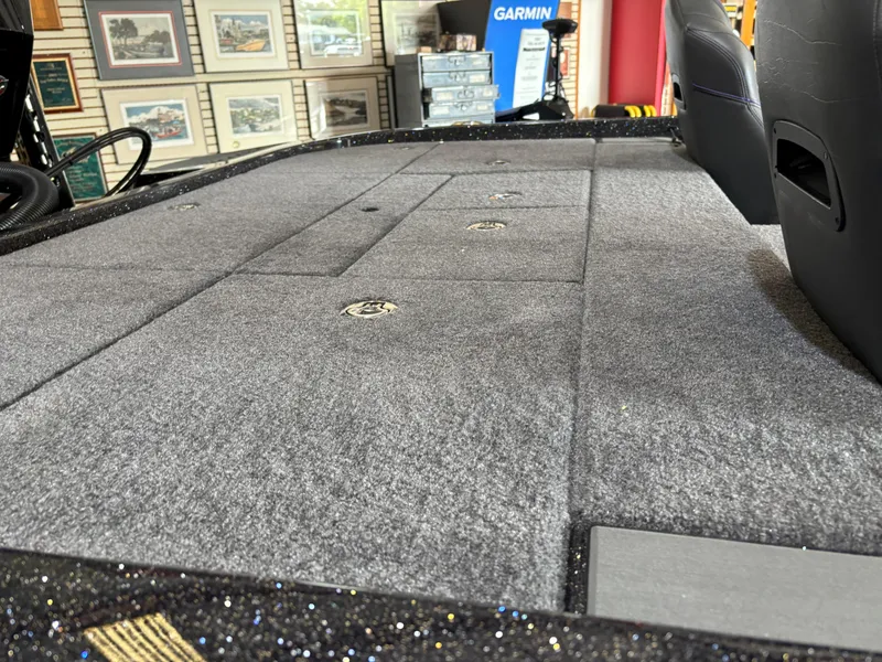 Slide: The Image of Falcon F20 PREDATOR 2025 - 21