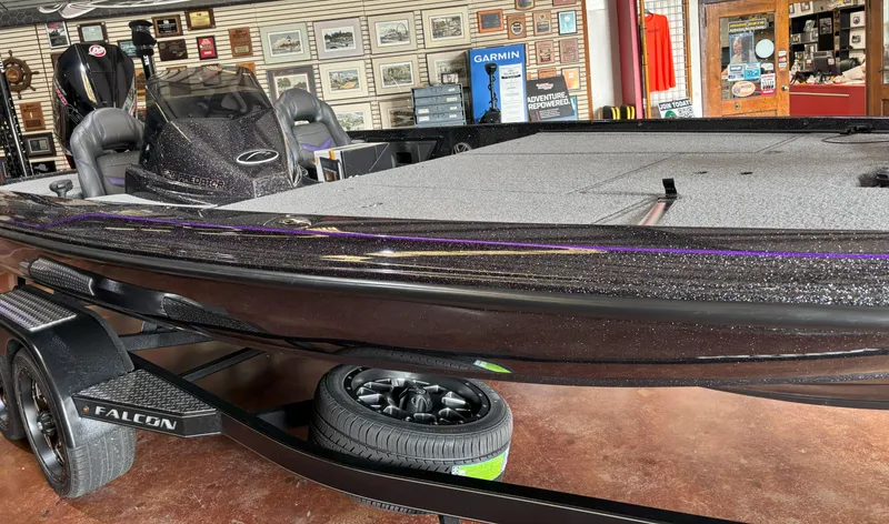 Slide: The Image of Falcon Boats F20 PREDATOR 2025 - 13