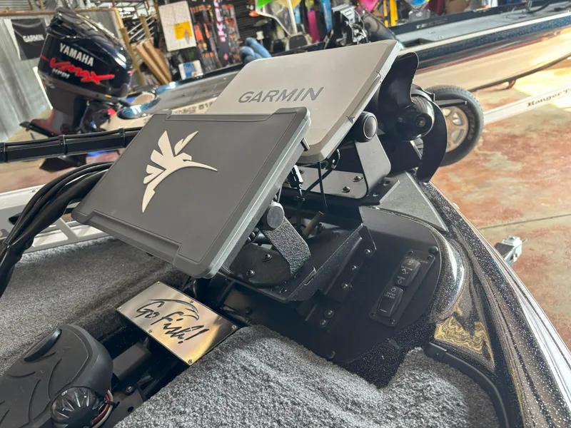 Slide: The Image of Falcon Boats F20 PREDATOR 2025 - 15