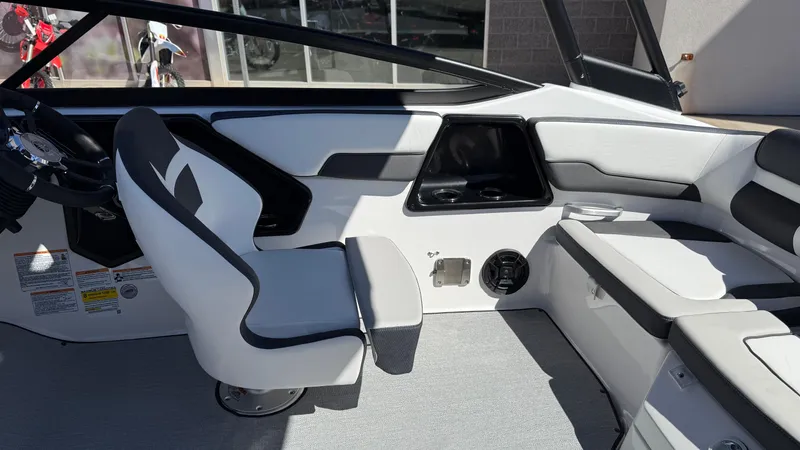 Slide: The Image of Yamaha AR195 2025 - 55