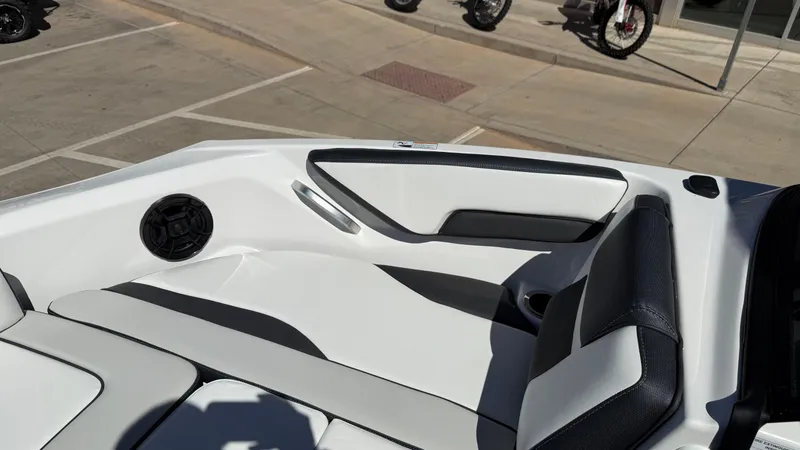 Slide: The Image of Yamaha AR195 2025 - 63