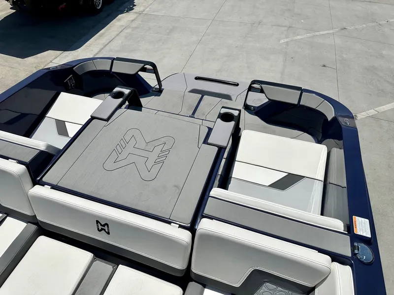 Slide: The Image of Heyday Wake Boats H22 2025 - 8