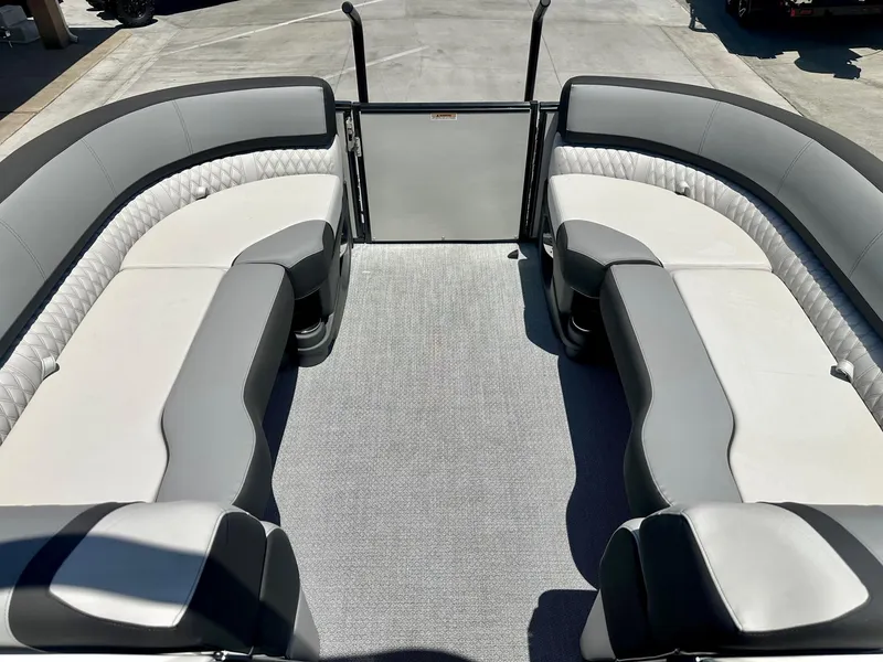 Slide: The Image of Avalon Catalina - 25 FT Quad Lounger Windshield w/ 300HP Mercury Verado! 2025 - 10