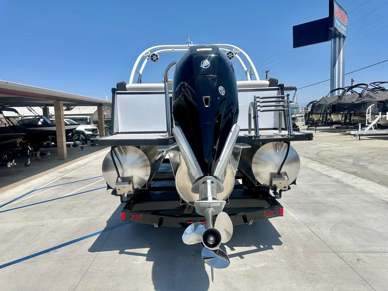 Slide: The Image of Avalon Catalina - 25 FT Quad Lounger Windshield w/ 300HP Mercury Verado! 2025 - 15