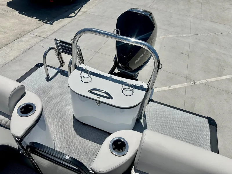 Slide: The Image of Avalon Catalina - 25 FT Quad Lounger Windshield w/ 300HP Mercury Verado! 2025 - 7