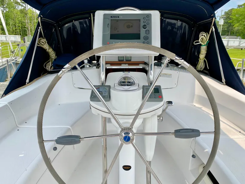 Slide: The Image of Steering wheel and navigation system of 2008 Hunter 36-2 sailboat cockpit. - 20