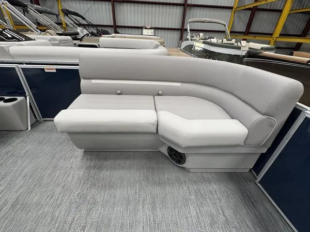 Slide: The Image of Godfrey SW 2086 CX 2024 - 6