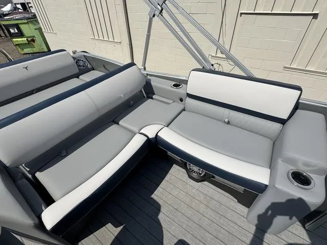 Slide: The Image of Tahoe Cascade 2385 VRL 2025 - 13