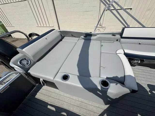 Slide: The Image of Tahoe Cascade 2385 VRL 2025 - 14