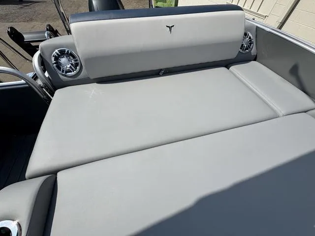 Slide: The Image of Tahoe Cascade 2385 VRL 2025 - 15