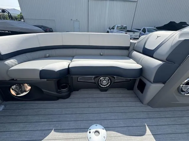 Slide: The Image of Tahoe Cascade 2385 VRL 2025 - 6