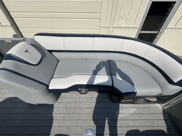 Slide: The Image of Tahoe Cascade 2385 VRL 2025 - 7