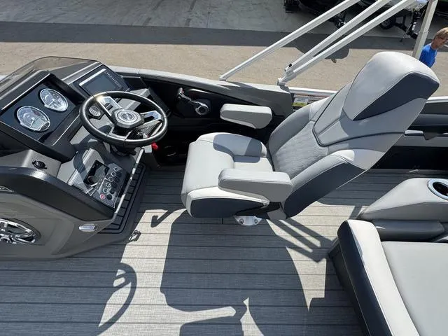 Slide: The Image of Tahoe Cascade 2385 VRL 2025 - 9