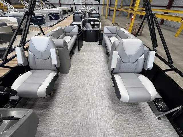 Slide: The Image of Tahoe Sport 85 QL 2025 - 10