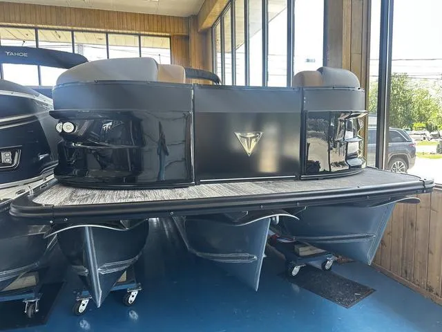 The Image of Tahoe Grand Tahoe 2585 LTD QLS 2025 - 1