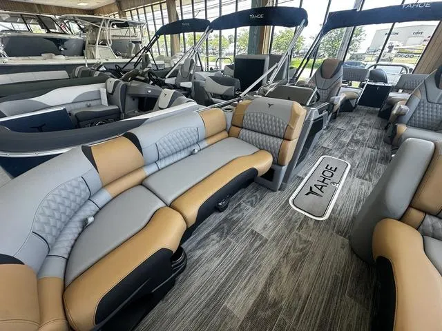 Slide: The Image of Tahoe Grand Tahoe 2585 LTD QLS 2025 - 10