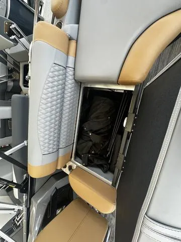 Slide: The Image of Tahoe Grand Tahoe 2585 LTD QLS 2025 - 12