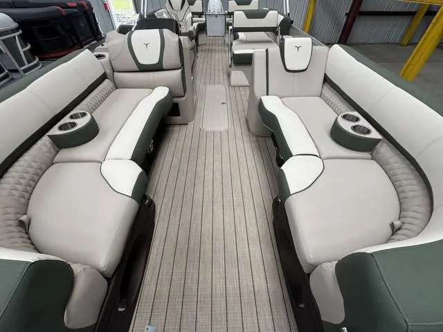 Slide: The Image of Tahoe Cascade 2585 QLS 2025 - 5