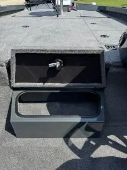 Slide: The Image of Ranger RT198P 2025 - 64