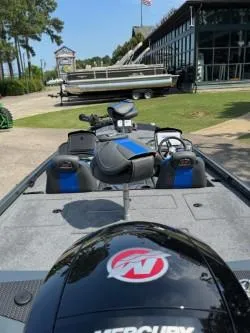 Slide: The Image of Ranger RT198P 2025 - 74