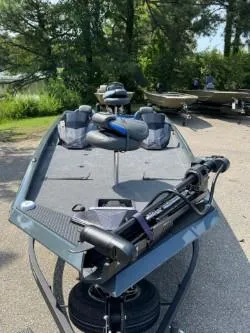 Slide: The Image of Ranger RT198P 2025 - 75