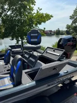 Slide: The Image of Ranger RT198P 2025 - 79