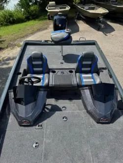 Slide: The Image of Ranger RT198P 2025 - 85