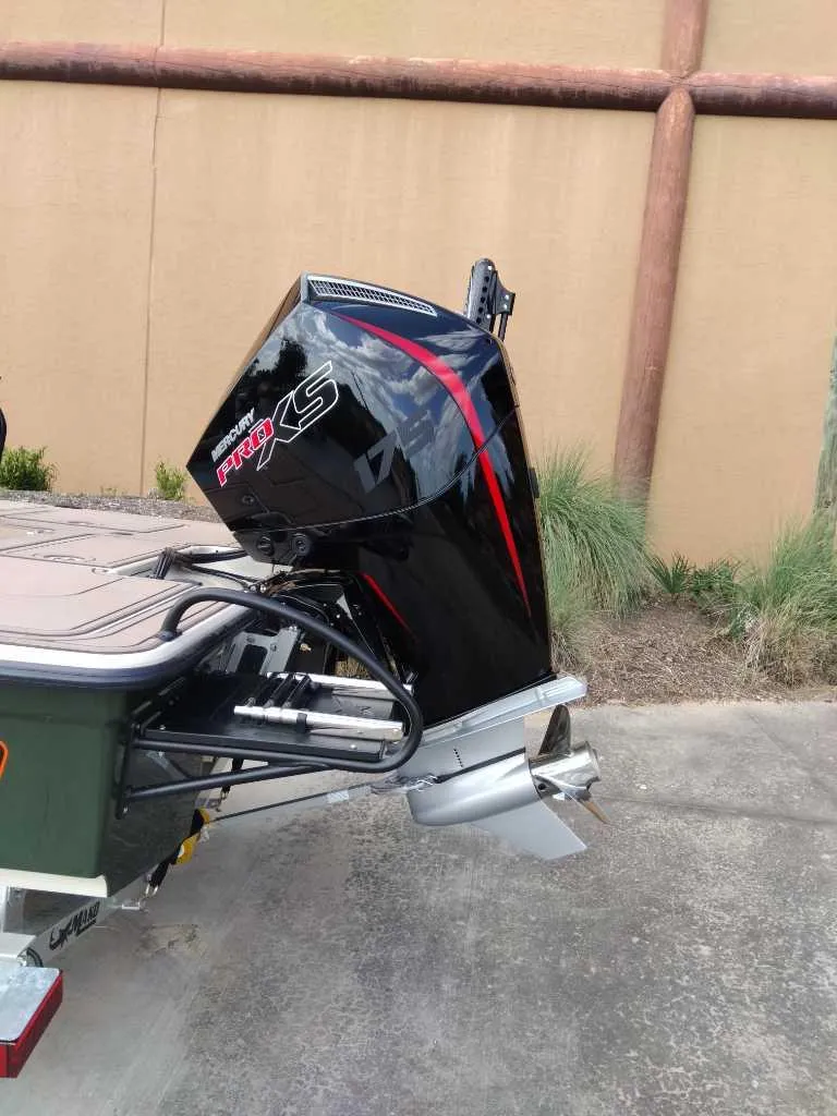 Slide: The Image of 2025 Mako 18 Pro Skiff Backwater Edition with Mercury Pro XS outboard motor. - 4