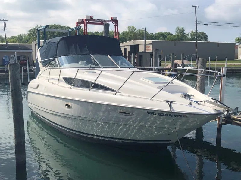 The Image of 2000 Bayliner 3055 Ciera Sunbridge DX/LX docked at marina. - 0