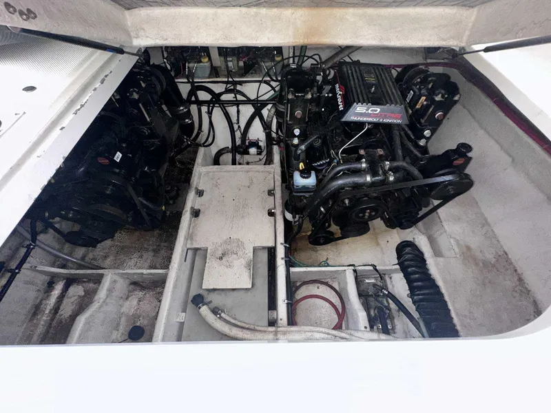 Slide: The Image of Engine compartment of a 2000 Bayliner 3055 Ciera Sunbridge DX/LX boat. - 29