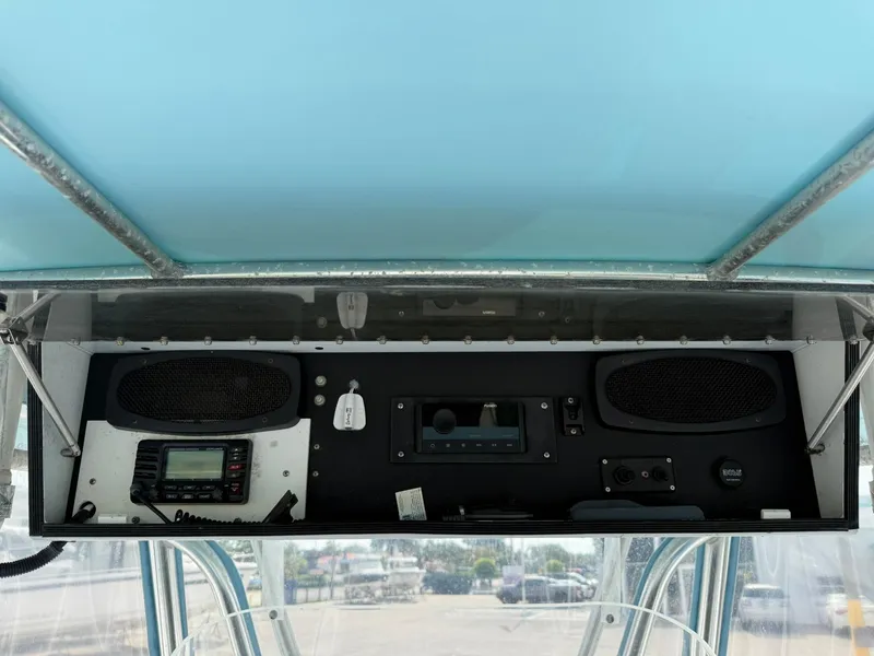 Slide: The Image of 1997 Ocean Master - Helm - 11