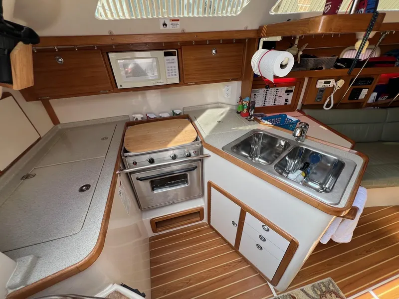 Slide: The Image of Catalina 320 - 12