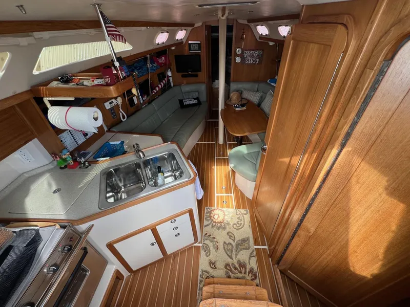 Slide: The Image of Catalina 320 - 5