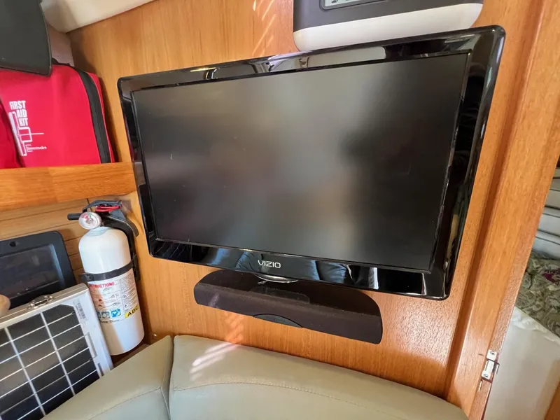 Slide: The Image of Catalina 320 - 9