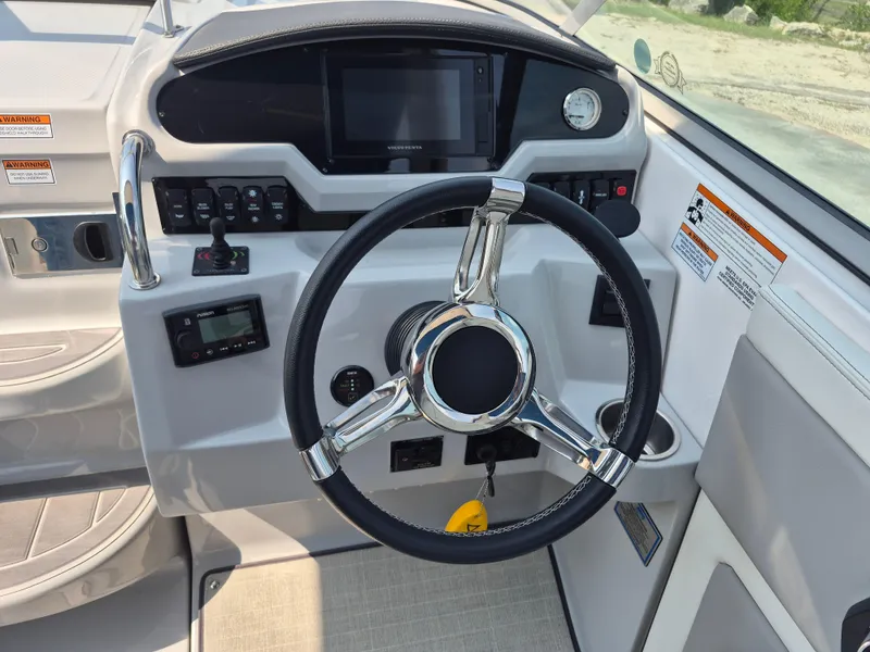 Slide: The Image of Regal 28 Express Cruiser 2020 - 16